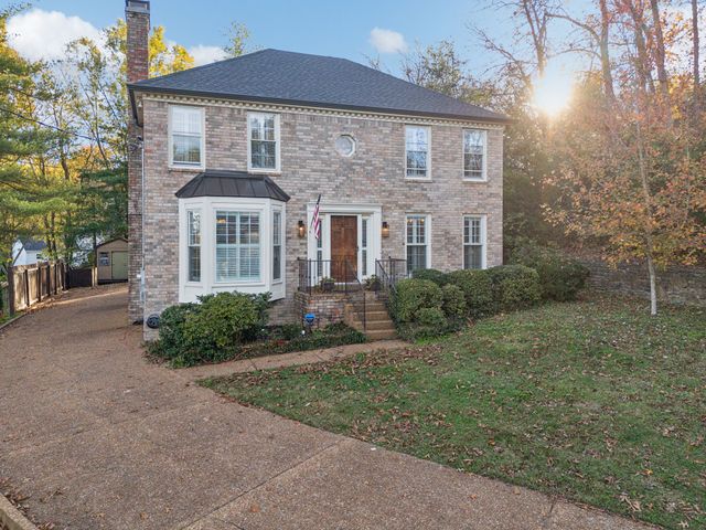 $899,000 | 6932 Southern Woods Drive | Brentwood