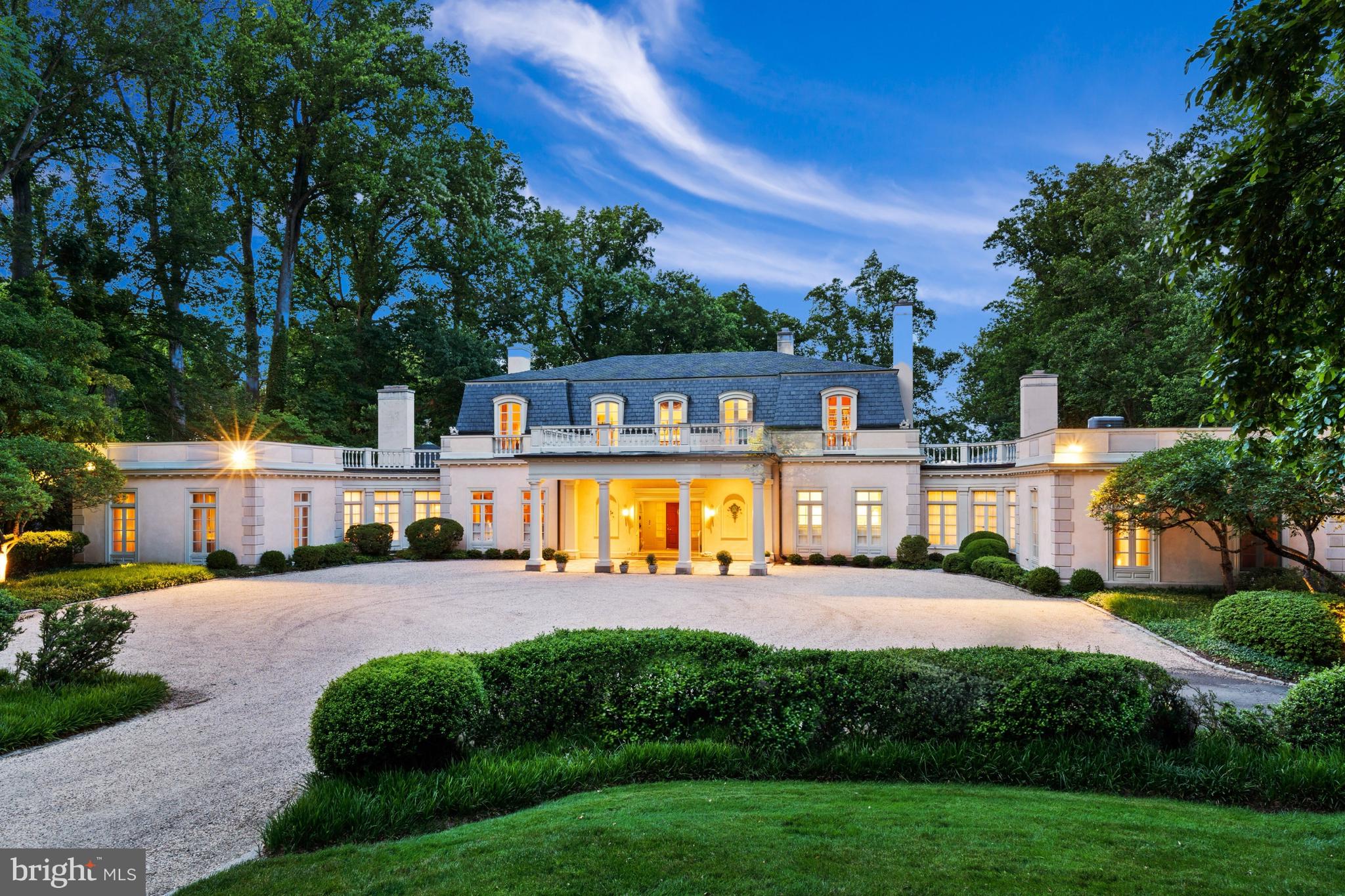 a view of a house with a big yard