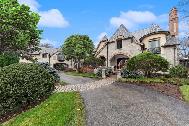 $1,975,000 | 18 Hidden Brook Drive | Wynstone