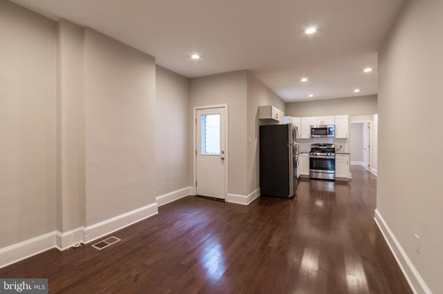 $1,670 | 2238 Ellsworth Street, Unit 1 | Point Breeze