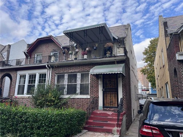 $1,599,000 | 87 Lefferts Avenue | Prospect Lefferts Gardens