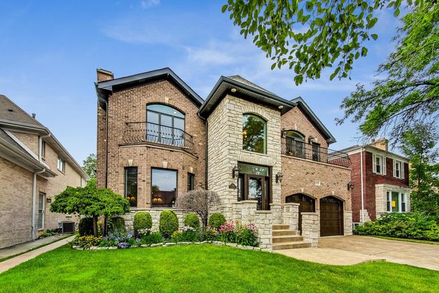 $1,489,000 | 6218 North Lenox Avenue | Edgebrook