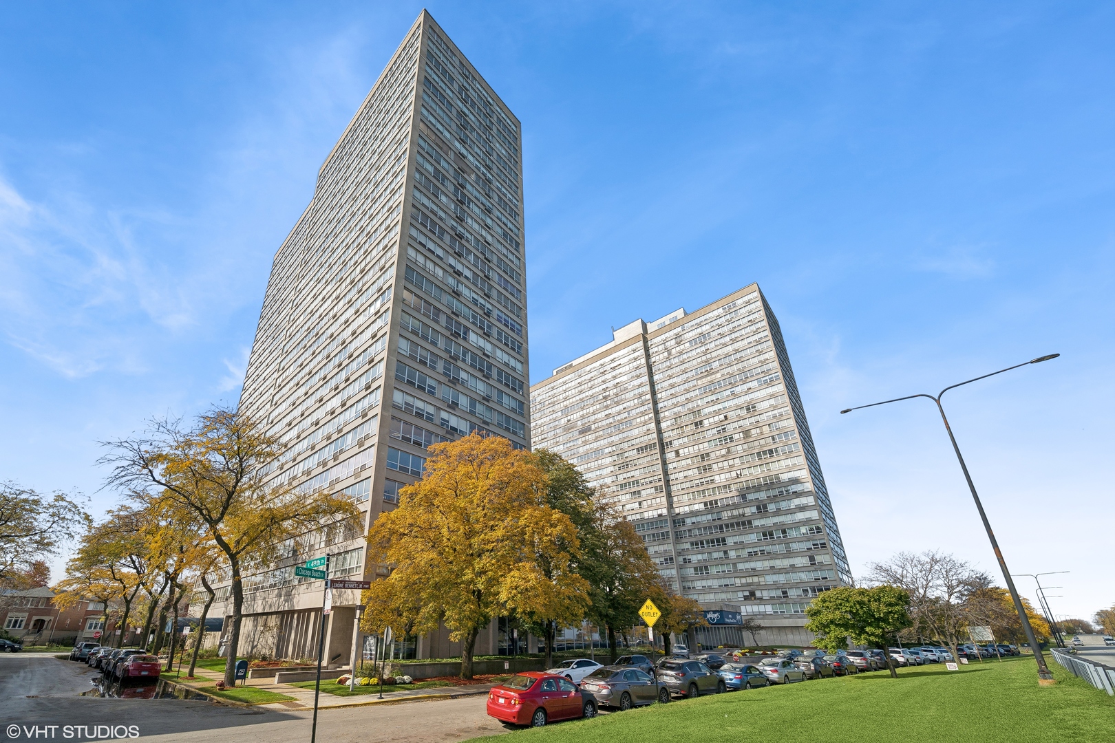 a view of a multi story building