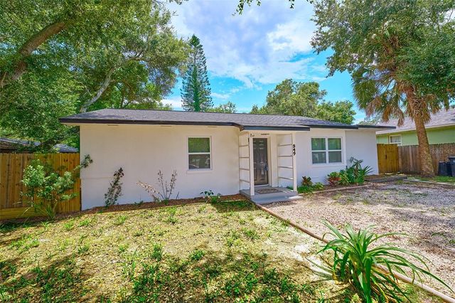 $469,900 | 549 Woodlawn Street | Clearwater