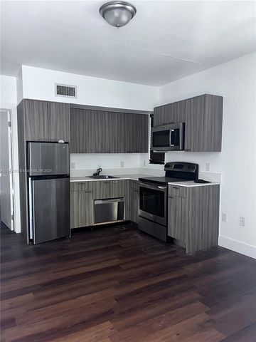 $1,950 | 557 Michigan Avenue, Unit 115 | Flamingo-Lummus