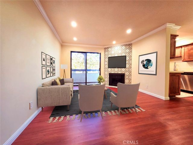 $575,000 | 315 South Harvard Boulevard, Unit 105 | Mid-Wilshire