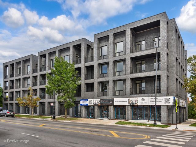 $790,500 | 2354 West Farragut Avenue, Unit 304 | Bowmanville