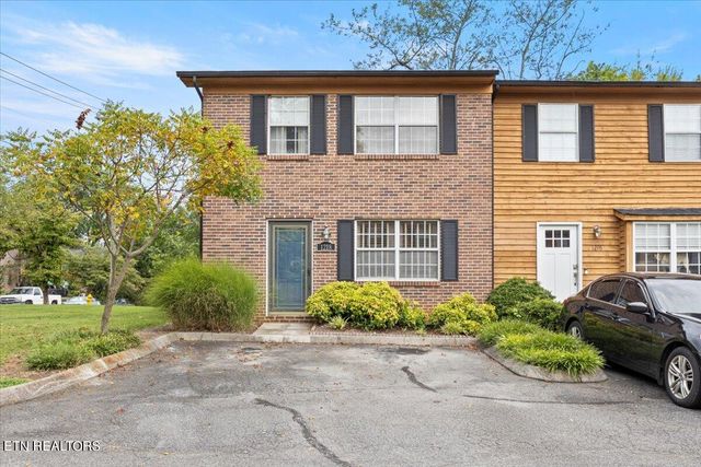 $235,000 | 1218 Crest Brook Drive | Crestwood Hills