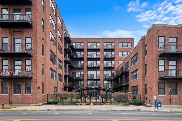 $229,900 | 2323 West Pershing Road, Unit 611 | New City