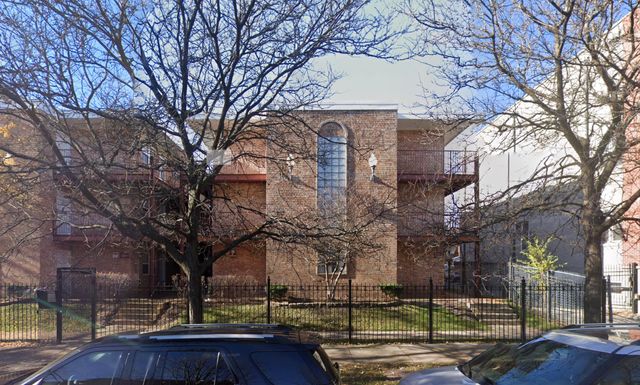 $1,150 | 4616 North Beacon Street, Unit 3H | Sheridan Park