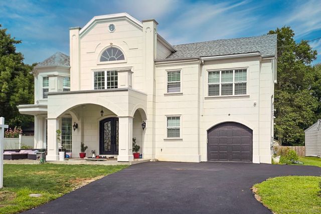 $1,599,000 | 14 Barmore Drive | Newfield-Turn of River