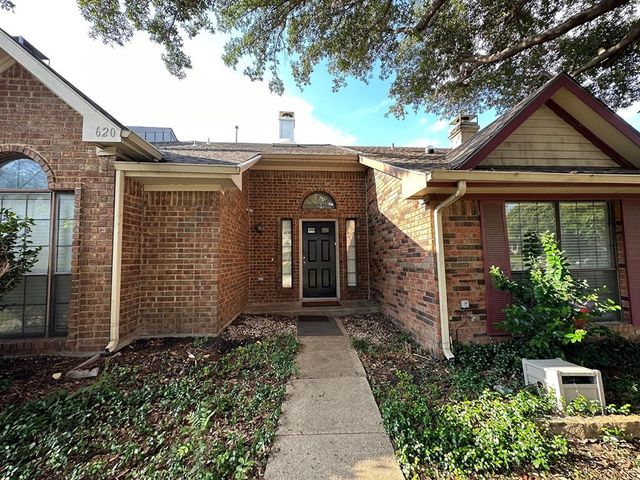 $359,000 | 3620 Hilltop Lane | Plano