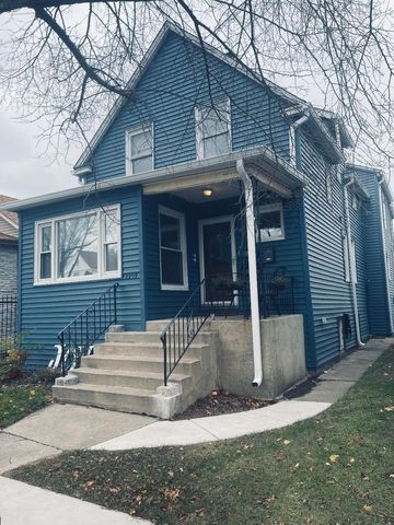 $2,000 | 2209 Emerson Street, Unit 2 | Evanston