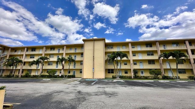 $2,000 | 9949 Sandalfoot Boulevard, Unit 520 | Sandalfoot Cove