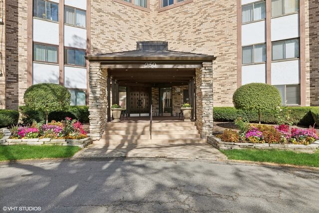 $278,000 | 250 West Parliament Place, Unit 308 | Mount Prospect