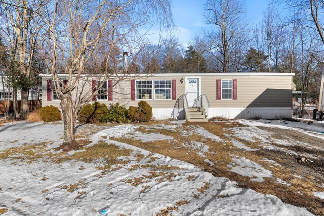 $479,900 | 105 Ledgewood Drive | Falmouth