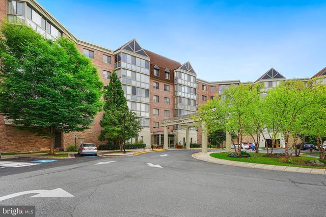 $499,000 | 2901 South Leisure World Boulevard, Unit 222 | Aspen Hill