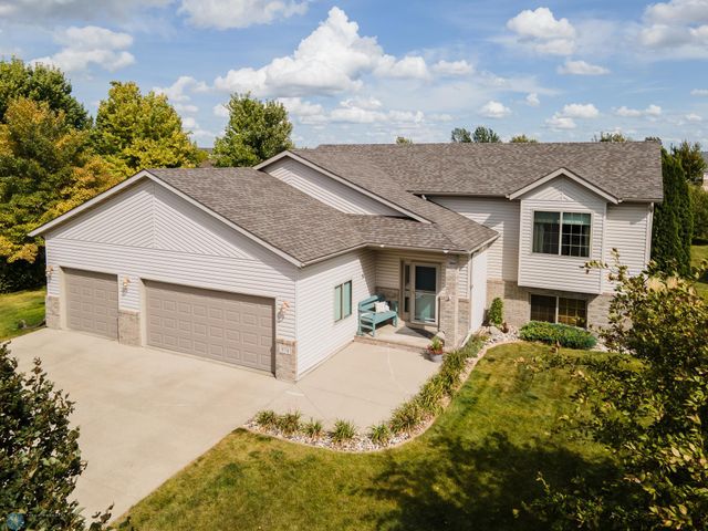 $385,000 | 974 32nd Street South | Moorhead