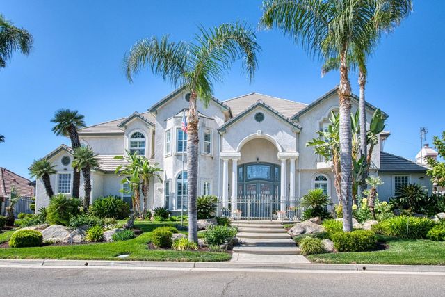 $1,900,000 | 210 West Bluff Avenue | Bullard