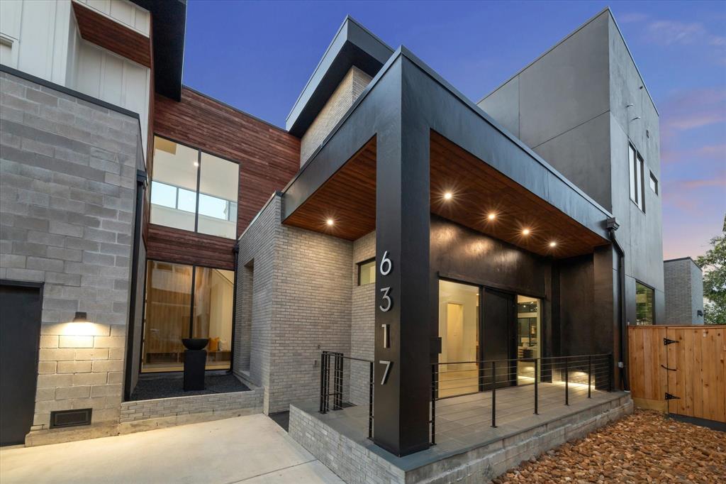 a view of a entryway door of the building