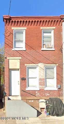 $150,000 | 14 Commerce Street | Hanover-Academy Historic District