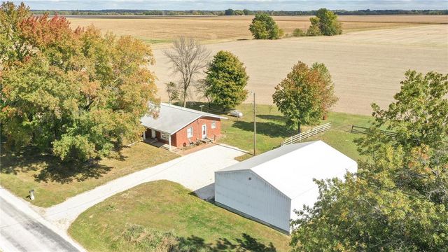 $450,000 | 28432 Macoupin Creek Road | Jersey Township - Jersey County