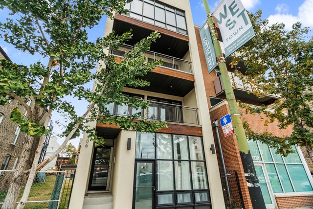 $739,000 | 906 North Ashland Avenue, Unit A | East Village