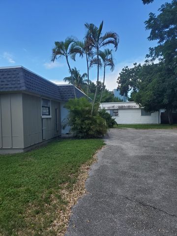 $779,000 | 4875 Orlando Avenue | Schall Circle