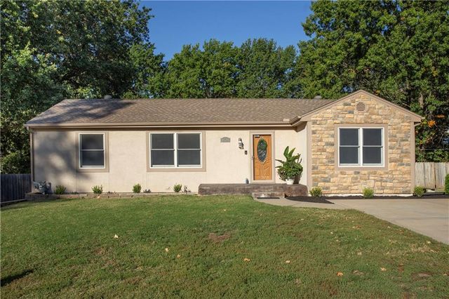 $365,000 | 8528 Larsen Street | Shawnee Mission