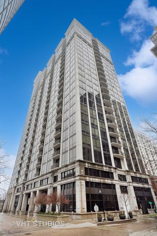 $455,000 | 233 East 13th Street, Unit 402 | Prairie District