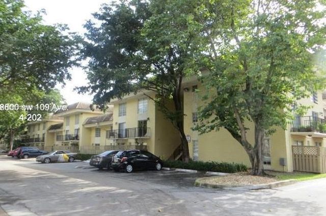 $305,000 | 8600 Southwest 109th Avenue, Unit 4202 | Courtyards at Kendall Condominium