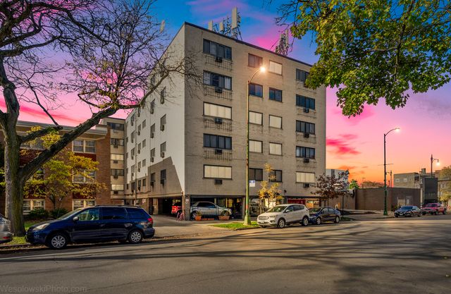 $249,900 | 7540 North Ridge Boulevard, Unit 5D | West Rogers Park