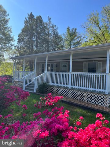 $2,400 | 39901 Catoctin Ridge Street, Unit A | Paeonian Springs