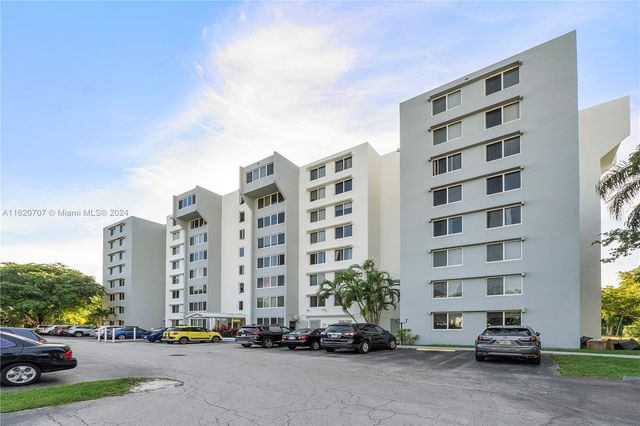 $3,000 | 9125 Southwest 77th Avenue, Unit 103 | Kendall