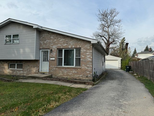 $320,000 | 2922 La Porte Avenue | Leyden Township - Cook County