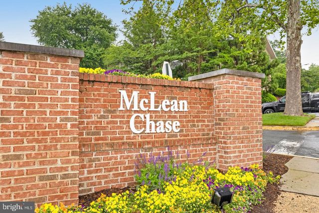 $2,300 | 1952 Kennedy Drive, Unit T3 | McLean Chase