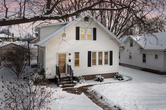 $459,900 | 2411 Northeast Garfield Street | Windom Park