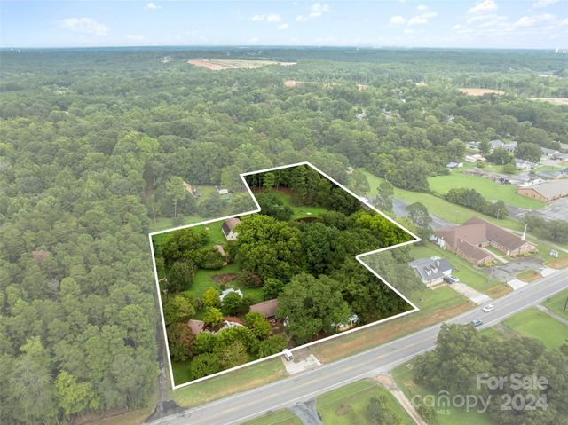 $700,000 | 4539 South New Hope Road | South Point Township - Gaston County