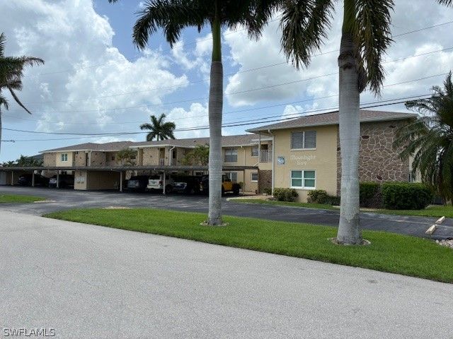 $245,000 | 4924 Tudor Drive, Unit 202 | Bimini Basin