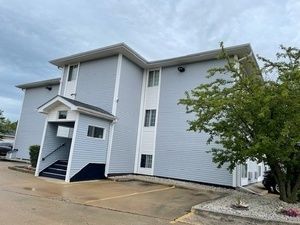 $89,900 | 3170 West Monroe Street, Unit 115 | Onan Suites