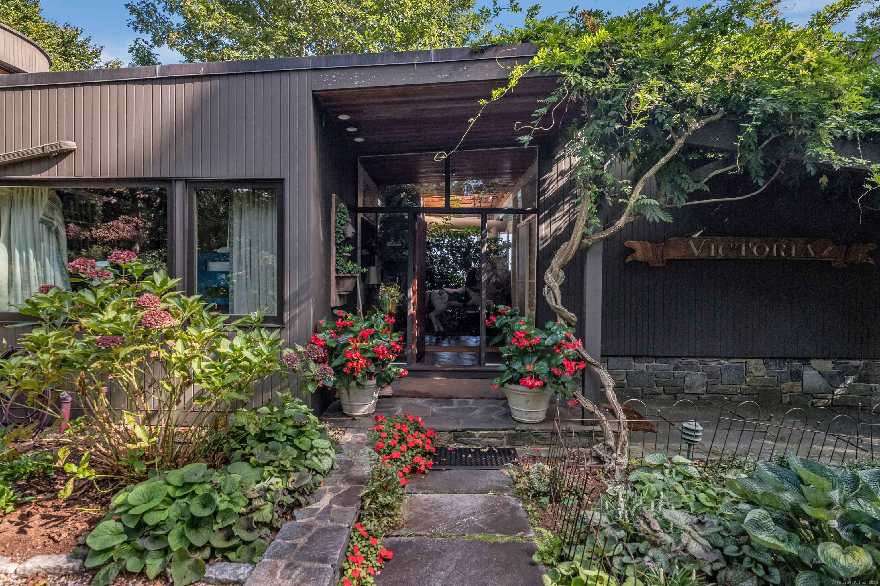 Welcome to Turtle Bay, a midcentury modern home designed by renowned architect Hugh Stebbins.