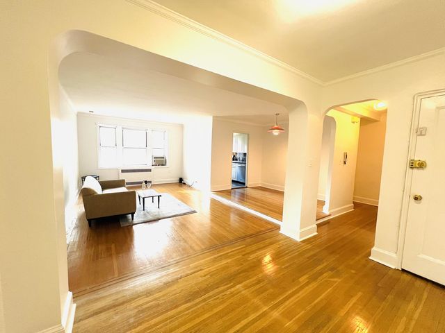 $699,000 | 76-15 35th Avenue, Unit 5H | Jackson Heights