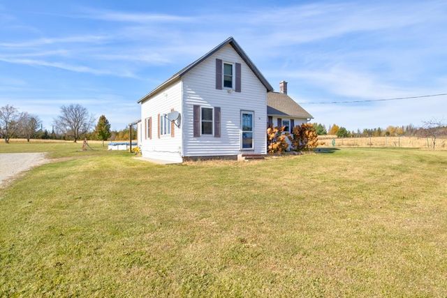 $319,900 | W5918 13.5 Lane | Mellen Township - Menominee County