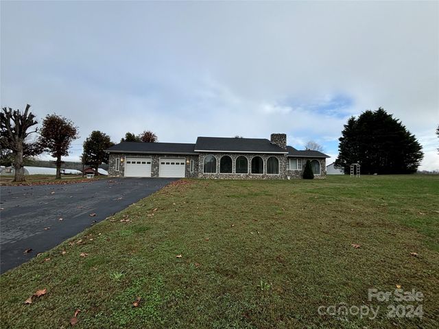 $595,000 | 2022 Friendship Church Road | Wittenburg Township - Alexander County