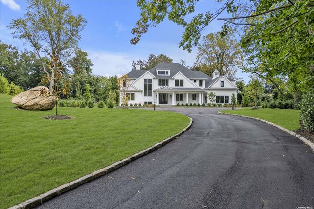 $4,950,000 | 38 Cow Neck Road | Sands Point Village