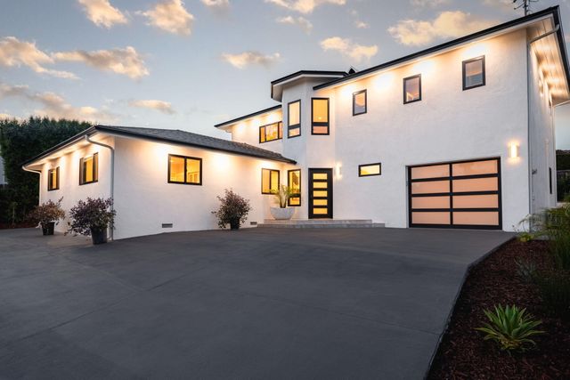 $3,495,000 | 3816 Sunset Road | Hope