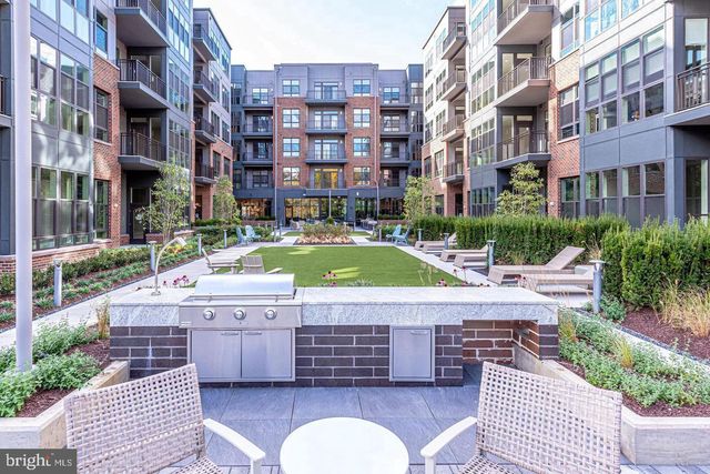 $1,190,000 | 1761 Old Meadow Road, Unit 102 | Tysons Corner