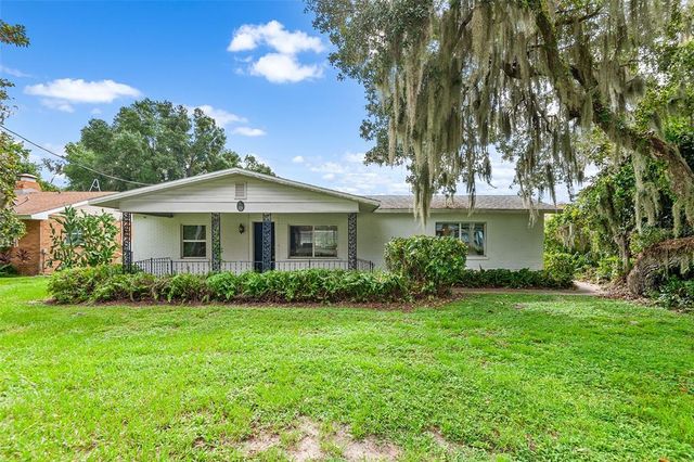 $425,000 | 204 North Lake Reedy Boulevard | Lakeside Terrace