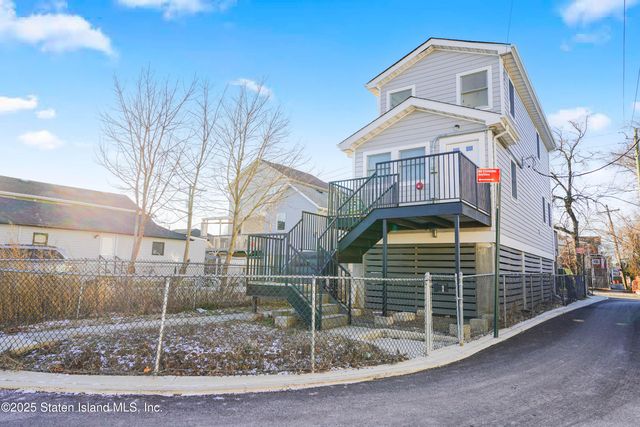 $590,000 | 2 Seafoam Street | New Dorp Beach