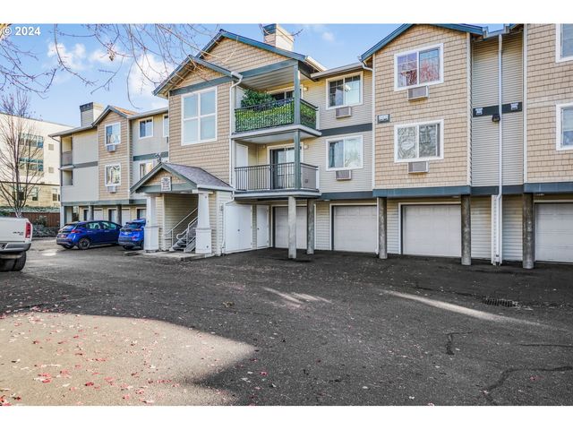 $362,500 | 780 Northwest 185th Avenue, Unit 301 | Crossings at Tanasbourne Condominium